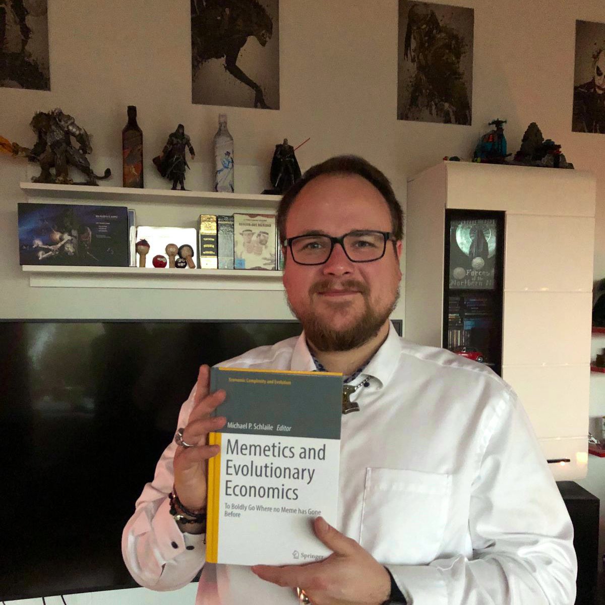 MSchlaile's tweet image. Now I got mine, too! #memetics #evolutionaryeconomics #complexity @Springernomics