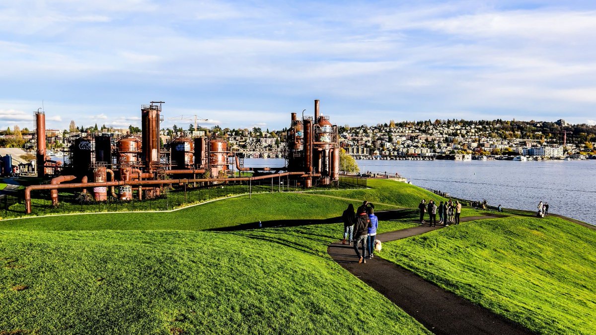 Have you seen all that Seattle has to offer? This long weekend is the perfect opportunity to find out. bit.ly/PPS-specials