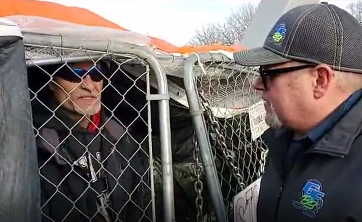 GFBestSource's tweet photo. BRIDGE PROTESTOR GETTING EVICTED https://t.co/hMz9Yt8Q9c via @FacebookWatch #gfbestsource.com #local #grandforksnd #RaiseTheForks #SimplyGraND #GFisCooler #grandforksbestsource #visitgreatergrandforks @grandforksnd https://t.co/oV1Y7yfGsD