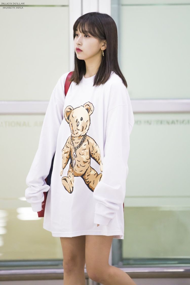 myoui mina’s airport fashion— a very much needed thread ;