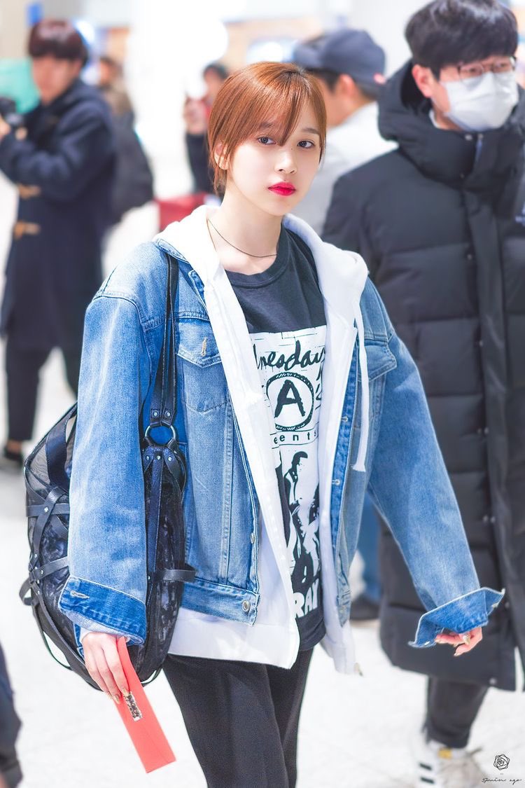 myoui mina’s airport fashion— a very much needed thread ;