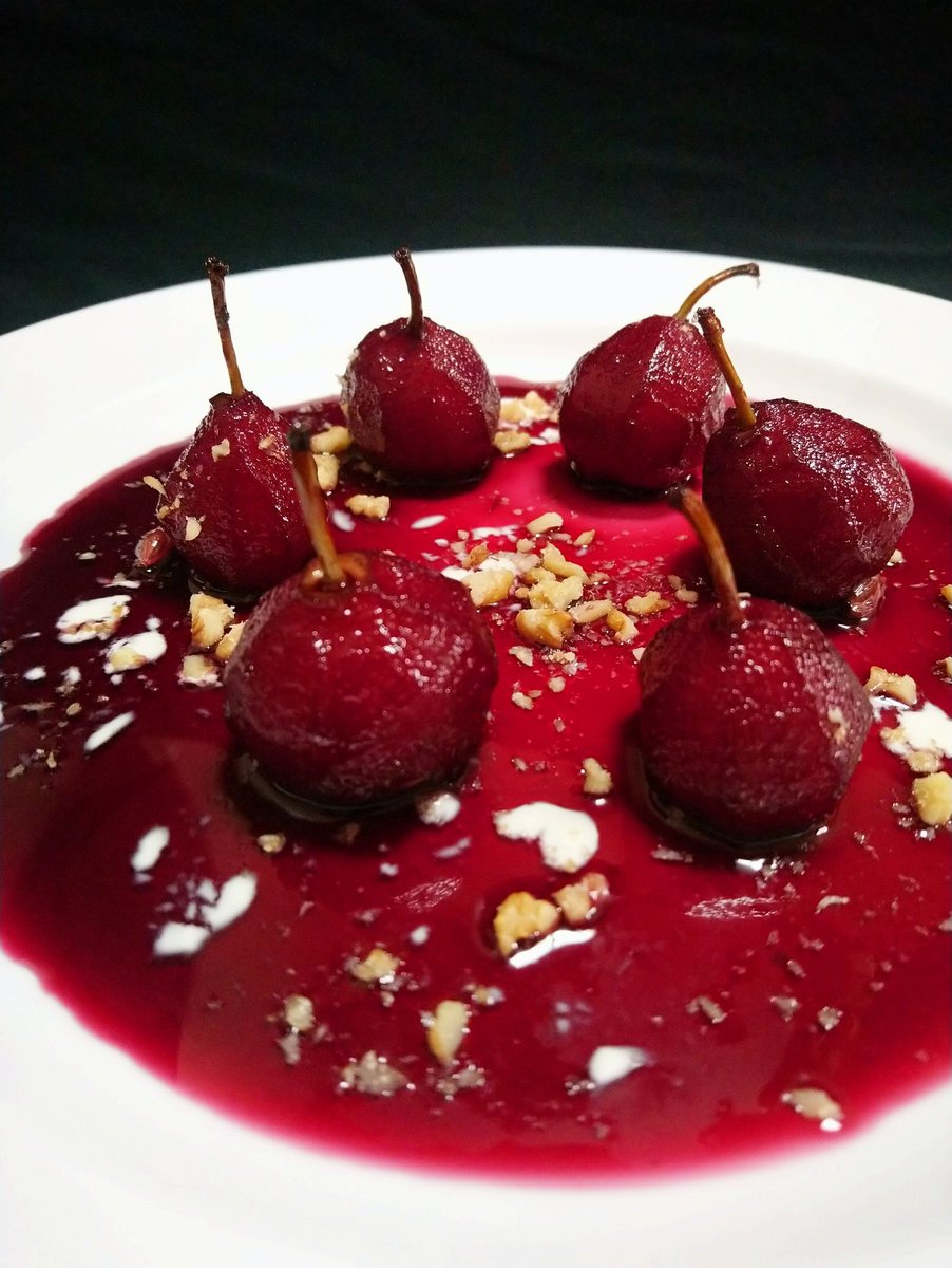 chef_edgardo's tweet photo. Temporada de... 😊😋
#PeritasdePascua al #VinoTinto con #Nueces, producto de la localidad de #Paihuano. 😊🙌😋
#ChefEdgardoAguilera #ChefRegional #ChefPotenciador #ProductosRegionales #ChefFegach #LaSerena #RegióndeCoquimbo #Chile https://t.co/Ew1vng0OnX