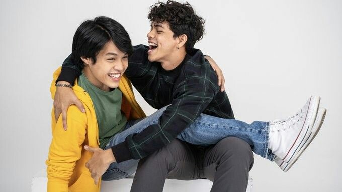 filoblfilms's tweet photo. MYGOSH!!!!! 

REWATCHING ALL THOSE MEMORIES &amp; LIVING, IT MADE ME GO BACK IN TIME WHEN I FIRST WATCH GAMEBOYS!!!🤧🤧🤧

#GAMEBOYSonNETFLIXnow 
#GameboystheSeries #Gameboys2020 #TheIdealFirstCompany https://t.co/NUoyPUF2Ym