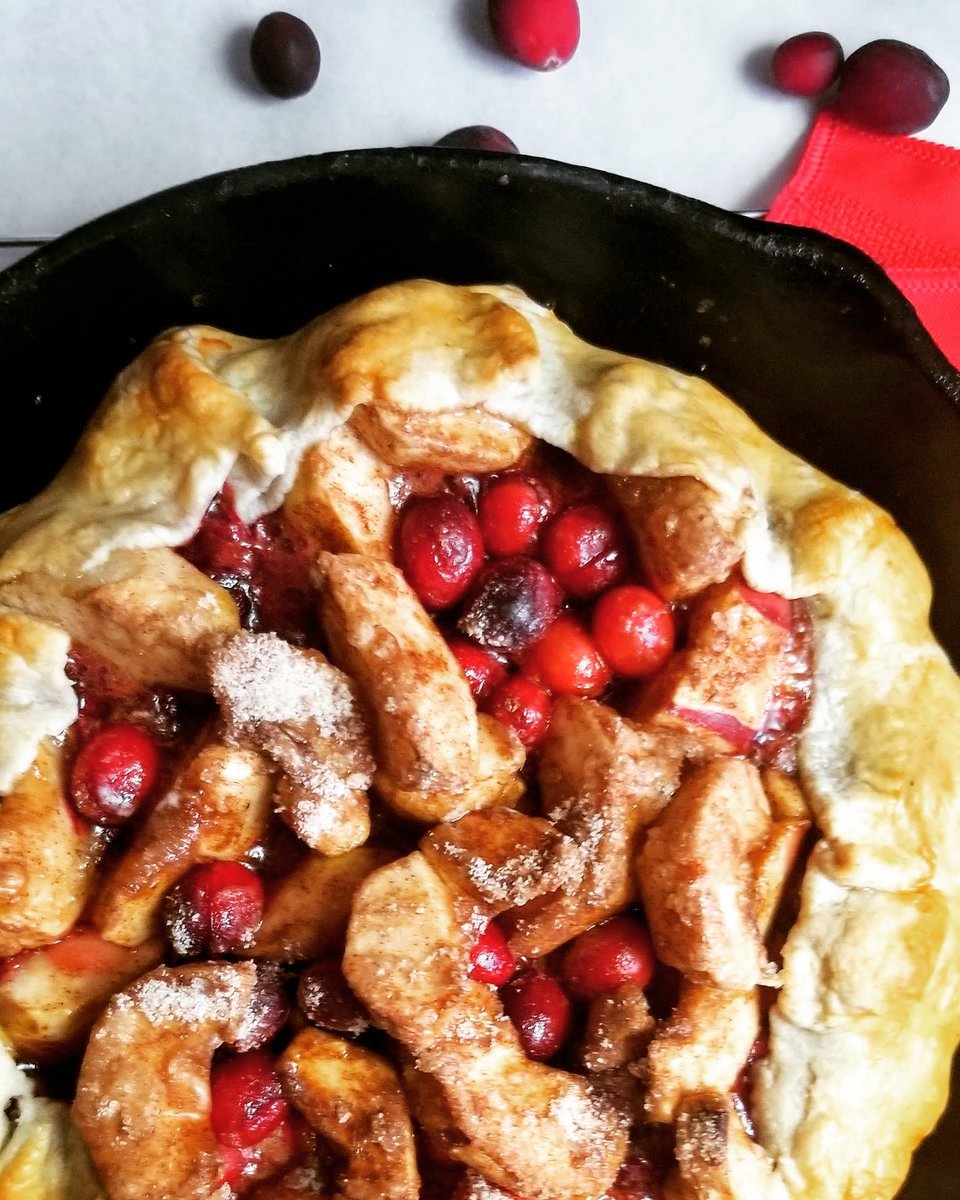 donnasfood's tweet photo. #Cranberry #Apple #Pie
๐ฅง๐ฅง๐ฅง๐ฅง๐ฅง๐ฅง๐ฅง๐ฅง๐ฅง
#RecipeOfTheDay #foodie #homebaked #bakingobsession #dessert #dessertoftheday #yum #foodgasm #bakeittoday #recipesharing #castironbaking #castiron #skillet #baking
#Recipe here โฌ๏ธ
https://t.co/xnZAygux1l https://t.co/G53iZWdpJk