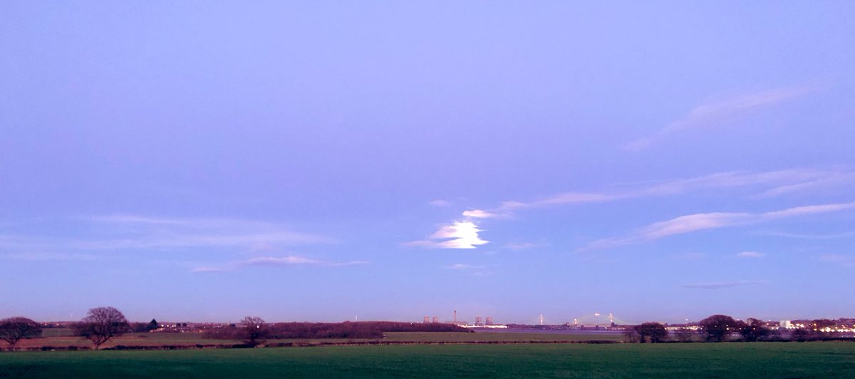 daveliverbirder's tweet photo. The #moonrise was stunning tonight, and certainly made picking up the Woodcock departing their daytime roosts a lot easier! #timetowarmup #birding #cawosbirding https://t.co/l4ckNTVkSc