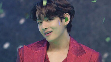 taehyung_fefe's tweet photo. Happy bday, TaeTae
I wish all the best to you.
Enjoy your day!
I purple you 💜
#goodboy #mrlindo
#Vbear
#HAPPYVDAY_태형이의날들이밝게빛나길 https://t.co/vUkZNqeGVc