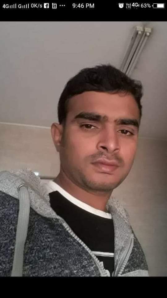 Thala_ak_A's tweet photo. https://t.co/au6Sdy4nci 
இப்ப நமது மதுரை உறவு பூமிநாதன் என்பவர் மலேசியாவுக்கு கடந்த வருடம் வேலைக்கு போய்,,
முறையாக வேலைக்கான அணுமதி பெறாமால்.,அங்கும் இங்குமா ஓடி..கடைசியில் ஒரு ரவுடி கும்பலிடம் சிக்கி,,தற்போது இறந்தே போய்விட்டார்,, உடலை மீட்டு தர வேண்டும் ௭ன உறவினர்கள் கோரிக்கை https://t.co/FXC8hJWRj2