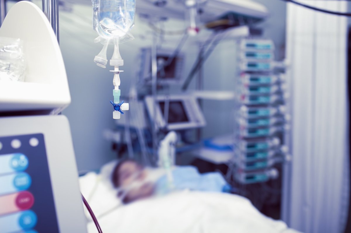 Dear Twitter,

We’re a team of NHS staff, supported by 1,000s of health workers

Things are awful on the frontline, and we really need help to get the word out

If you support the NHS, could you kindly follow and share this so we can help keep people informed? 🙏

Thank you x