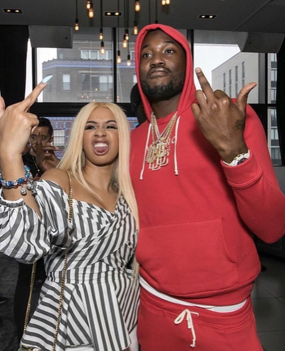 He had a REPEATED habit of linking up with Nickis enemies and exes!! If that isnt obsession then idk what is!!