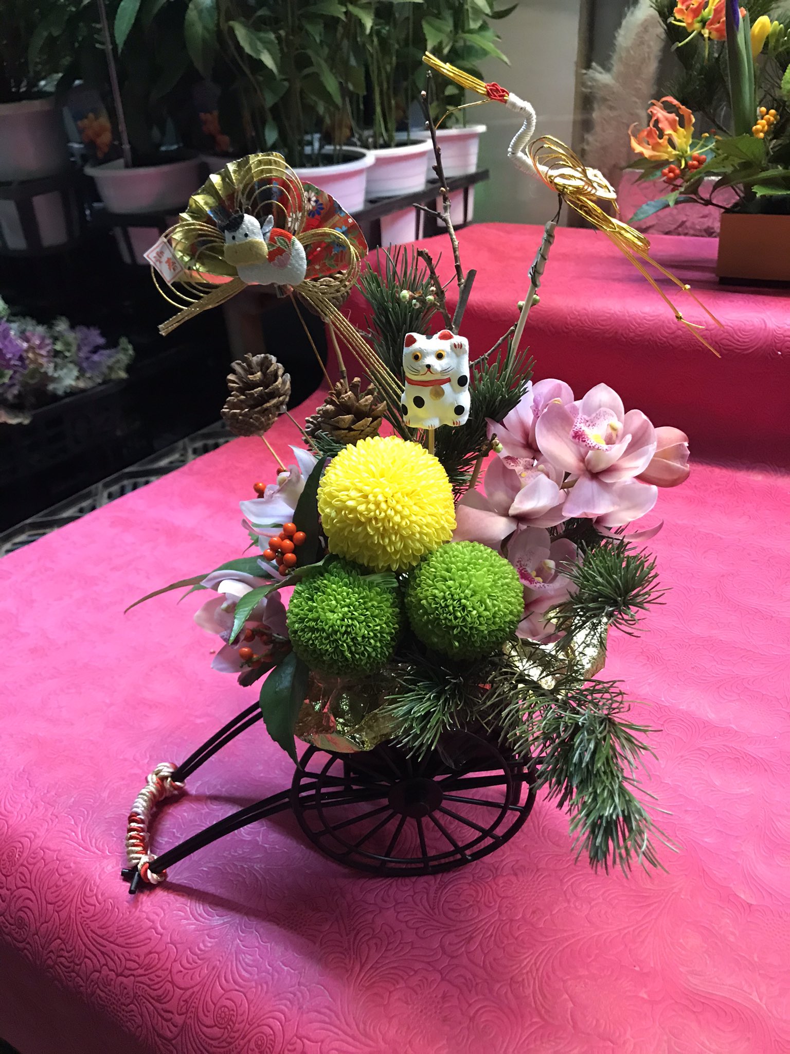名古屋の花屋 グリーン フラワー ミント 名古屋市東区の花屋ミントです お正月用のお花 色々御用意しています お正月用仏花 お墓参りのお花 国産榊 アレンジメント お正月花材あります 31日深夜まで営業します お問い合わせ ご予約 ご来店お待ち