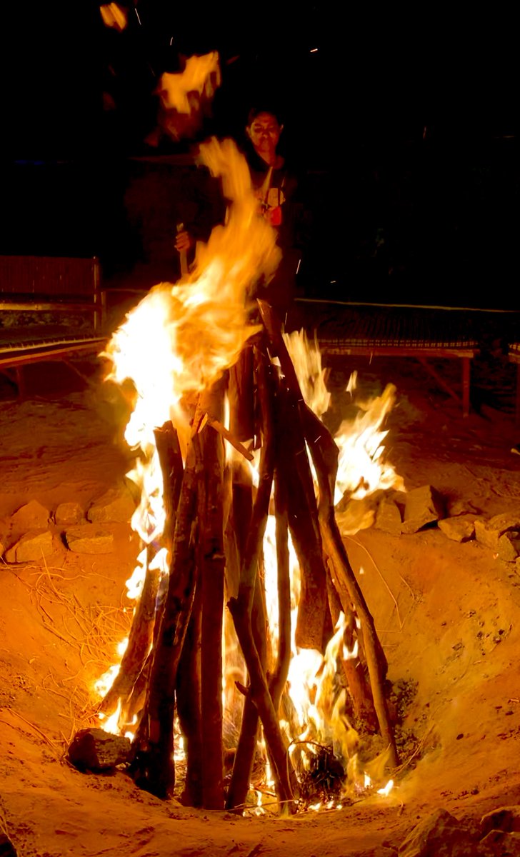 Had dinner while  #bonfire was on!!   #EcoretreatOdisha  #Odisha  #Satkosia &ndash; bei  Satkosia Hill View Resort