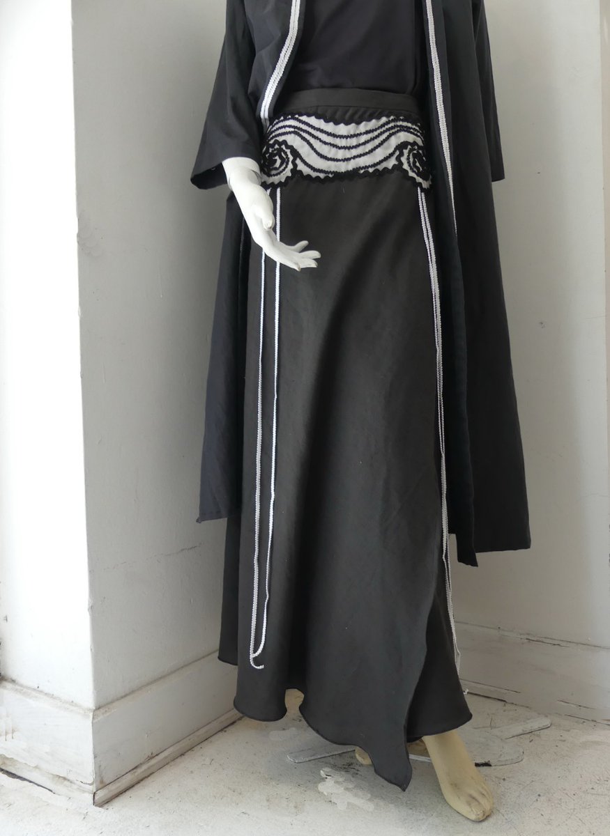 franayala's tweet photo. Kimono y Falda de Hilo Italiano bordada en seda
PH @relamarcella
#modaargentina #modaarte #modaartesanal https://t.co/MIrGo4eviB