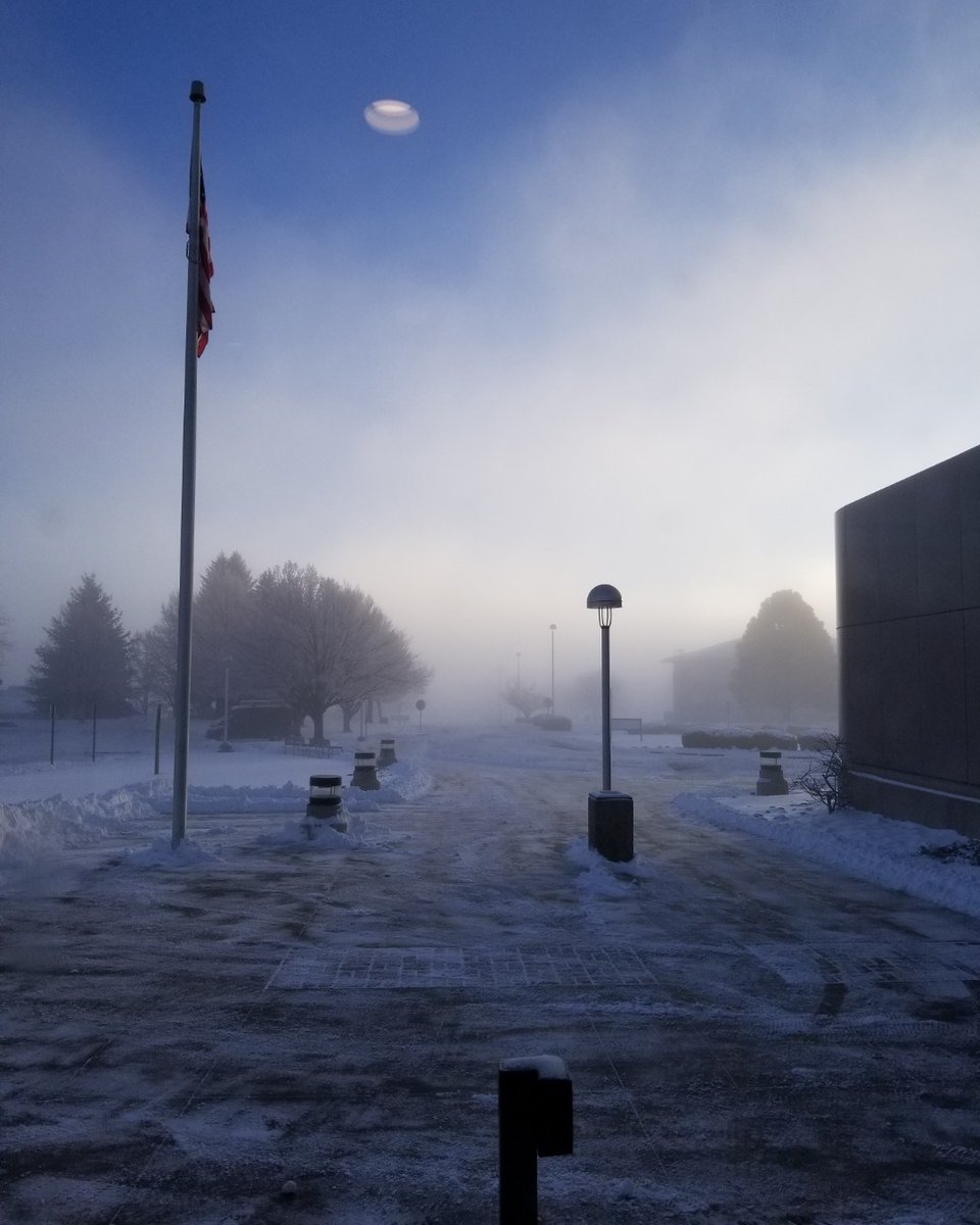 ppld's tweet photo. A UFO on it's way to get holds curbside! #EastLibrary https://t.co/c3DojjGJeC