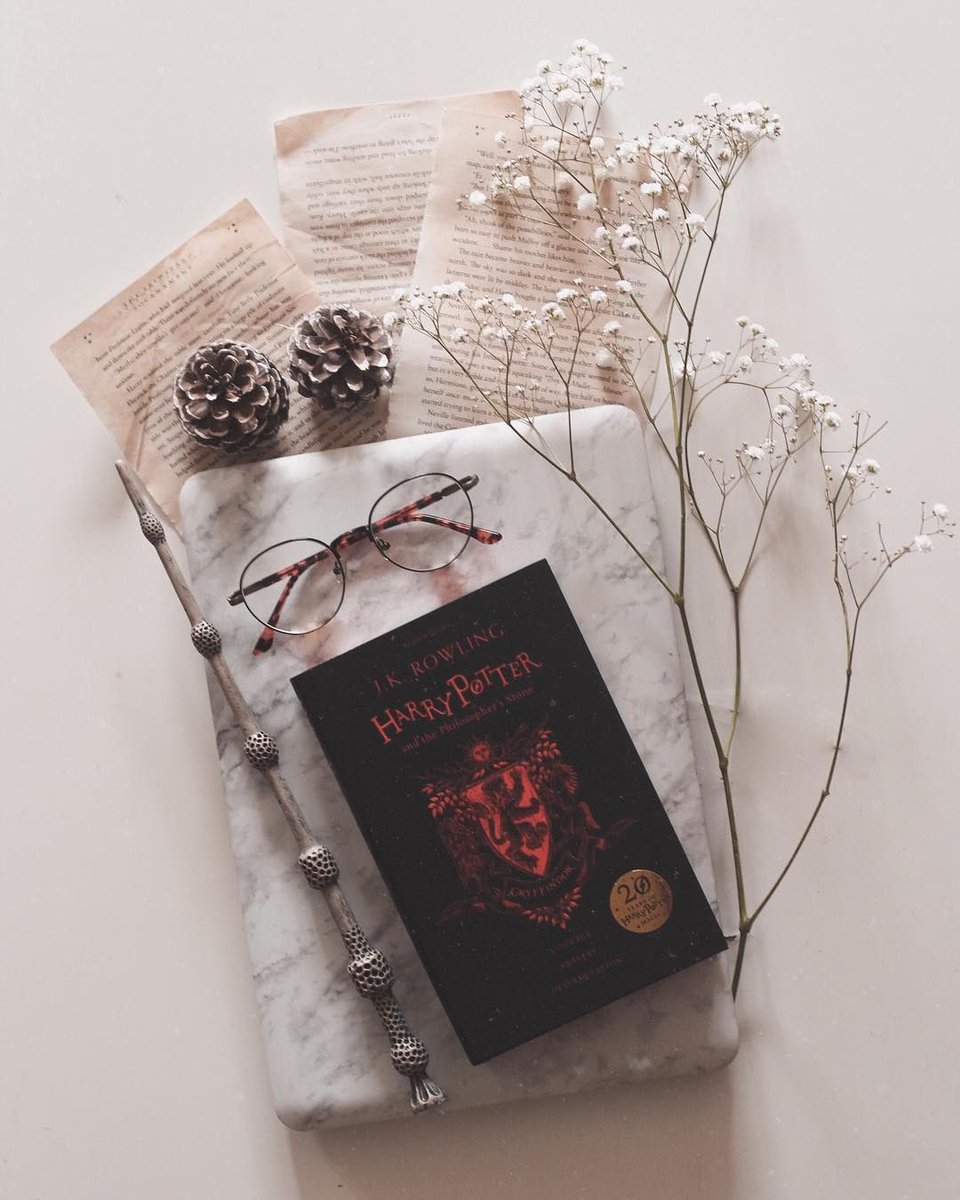 PotterContext's tweet photo. June https://t.co/0nWsTmItBe