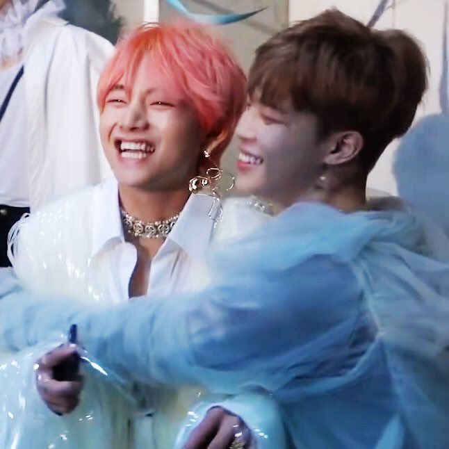 seokjinmylabsss's tweet photo. @choi_bts2 @BTS_twt vmin soulmates forever 🥺💜 https://t.co/1OMqPmELfd