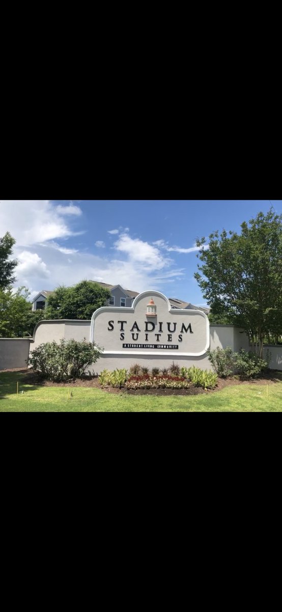 StadiumSuites's tweet photo. Live at Stadium Suites and enjoy fully-furnished apartments with internet, cable, and electricity included + valet trash! 👏 Come live the Suite Life! 🏠 https://t.co/Qd3KH1pRfT
