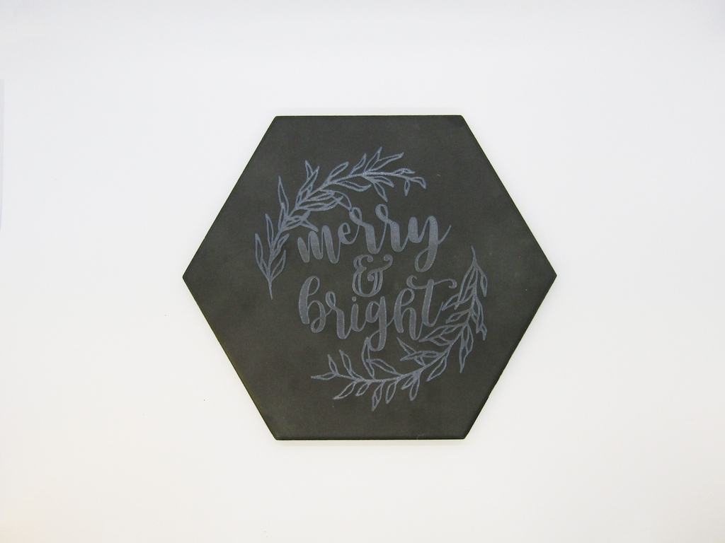 JulsSweetDesign's tweet photo. Merry and Bright Leafy Wreath Trivet

#merryandbright #merrychristmas #trivet #porcelaintrivet #porelaintile #tile #hotpad #ceramictile #engravedtile #engravedtrivet #laserengraved #glowforge @glowforge 
#julssweetdesigns #etsy  #handmade #etsyseller https://t.co/c6F8JNjzIk
