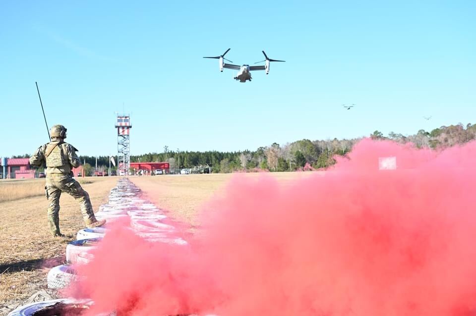 GeorgiaGuard's tweet photo. #ICYMI: Airmen from the @165thAW, Air Support Operations Squadron recently participated in a casualty evacuation training exercise with U.S. Marines from the Raging Bulls Vmm-261, 2nd Marine Aircraft Wing at Townsend Air-To-Ground Range, Georgia. https://t.co/t8SPkOMHBX