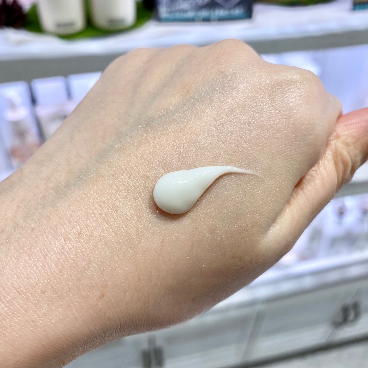 Cosme Tokyo公式 アットコスメトーキョー 東京 イグニス モイスト クレンジング クリーム 3 850円 税込 Baが選んだmyベスコス 乾燥やメイク残り 肌負担などのクレンジングの心配事から解放されました 乳液みたいなテクスチャーで まるで