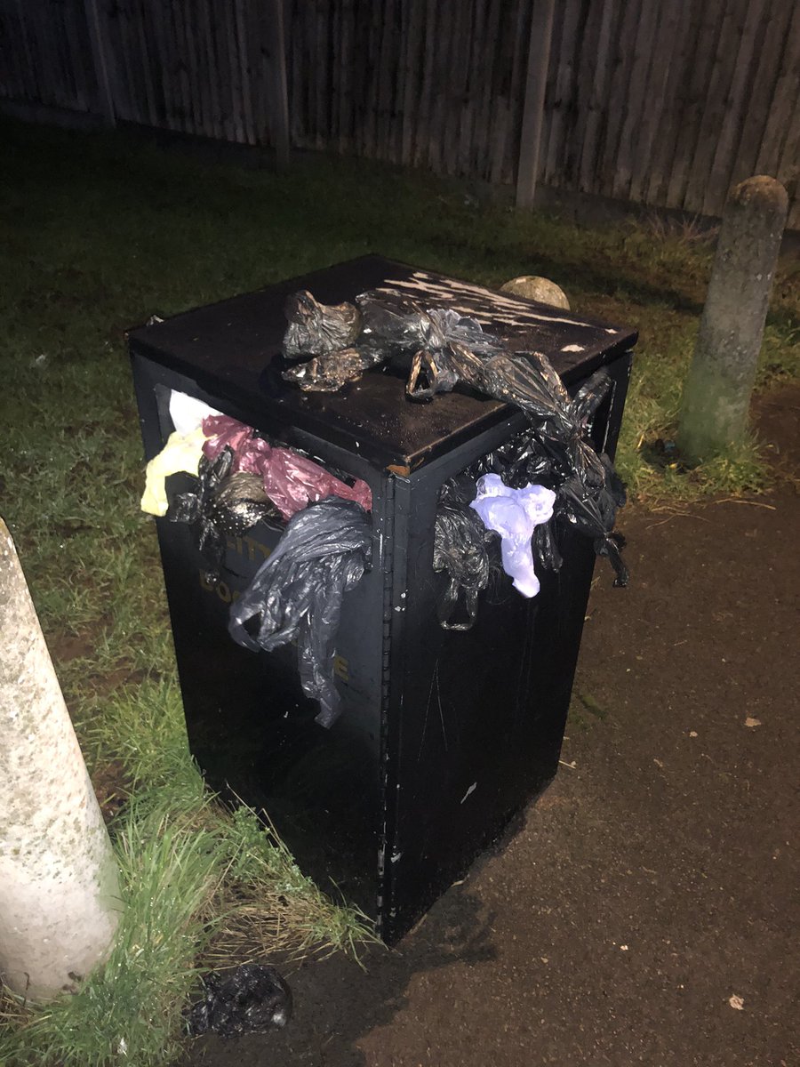 ChapmanSteven's tweet photo. @MyNottingham Do you call this covid safe in a area where children and adults exercise.. disgraceful https://t.co/4ZARl2172I