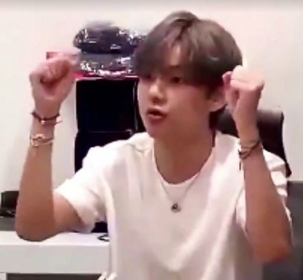 taetae is cheering for u !