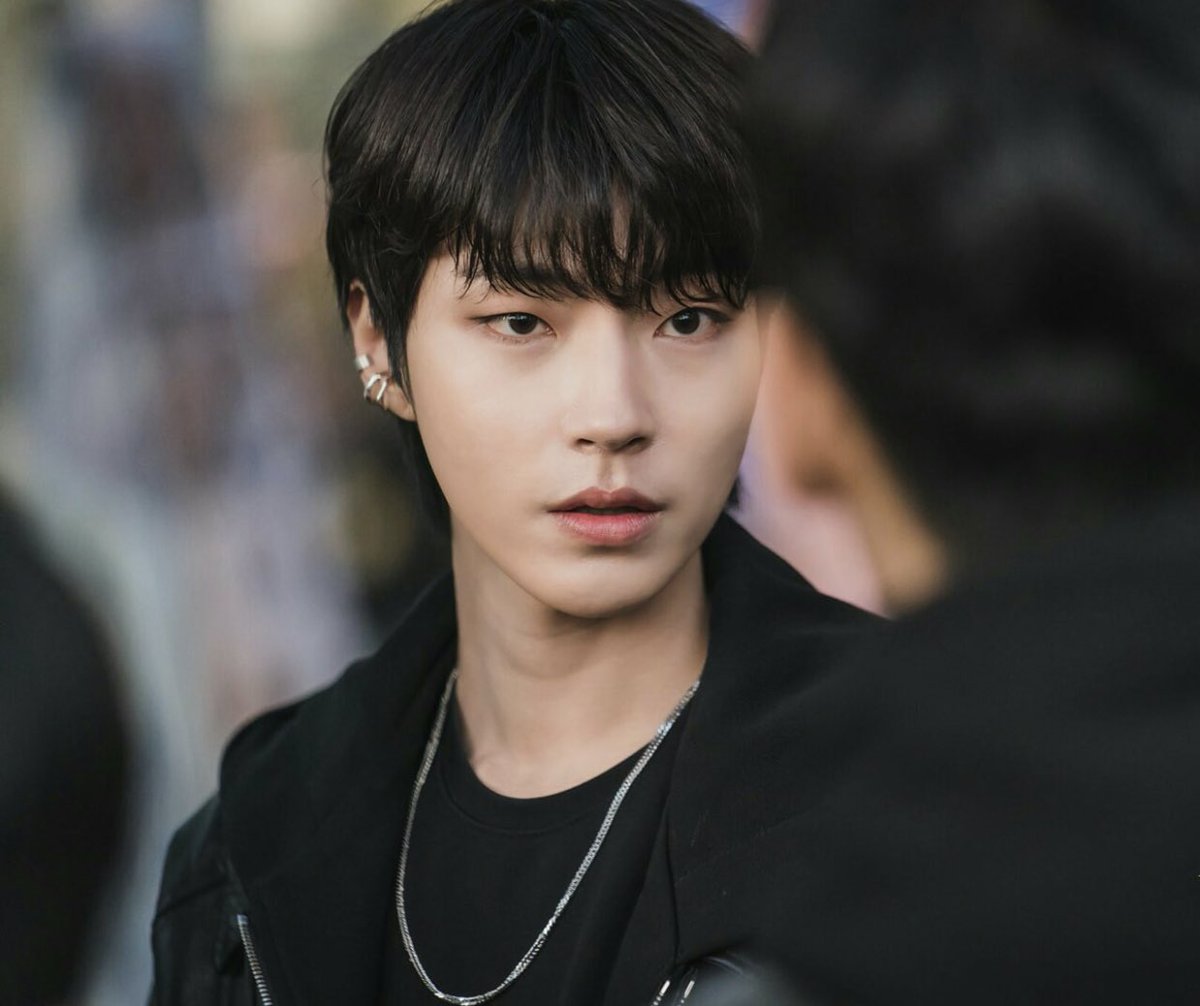 picsinyeop's tweet image. #seojun, 𝘮𝘪𝘴𝘴 𝘺𝘰𝘶. 🖤✨ 

{ #TrueBeauty }