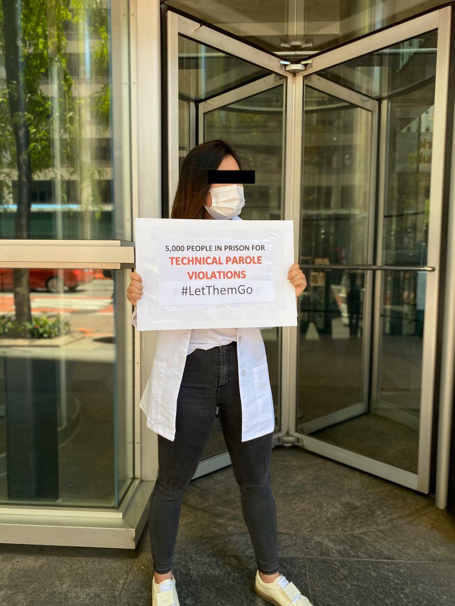 We also closed out the month by rallying outside of  @NYGovCuomo's NYC office with healthcare workers who support  #ClemencyNow and the release of incarcerated people as the only effective public health response to the pandemic.