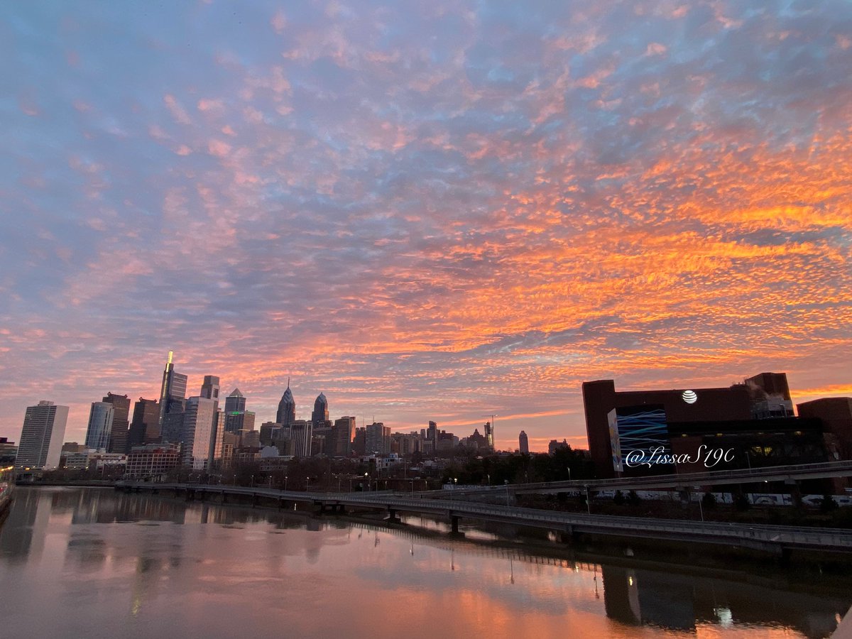 LissaS190's tweet photo. Good morning Philly ☀️ #Philly #CityOfLove #UniversityCity #SouthStreetBridge #DownTown #CenterCity https://t.co/DRgMVBAOxY
