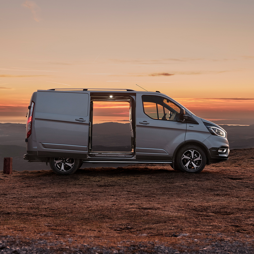 UkMotus's tweet photo. The New Transit Custom Active. Whatever you’re doing, the new Active range is up to the task.  
Bold new exterior styling combined with optional mechanical limited-slip differential technology to help keep you moving on difficult terrain.

Discover more: https://t.co/LWZPYFZFmN https://t.co/u9z77kFipf