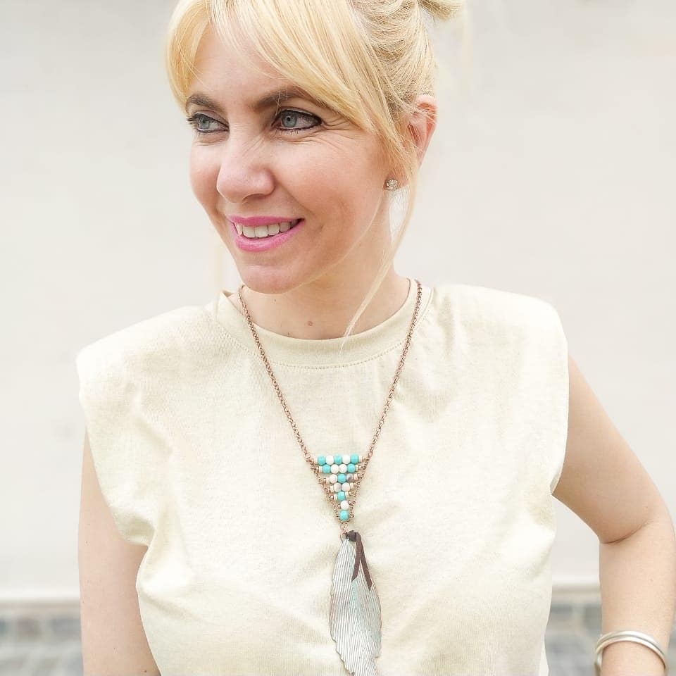 ivanaferrucci1's tweet photo. Aquí más modelos de collares 📿📿
Ivana Ferrucci Collares Urbanos 📿

#collareslargos #collarescortos #gargantillas #collares #collaresurbanos #ivanaferrucci #ivana  #collar #collardemoda #collaresartesanales https://t.co/4eJBBTBI7D