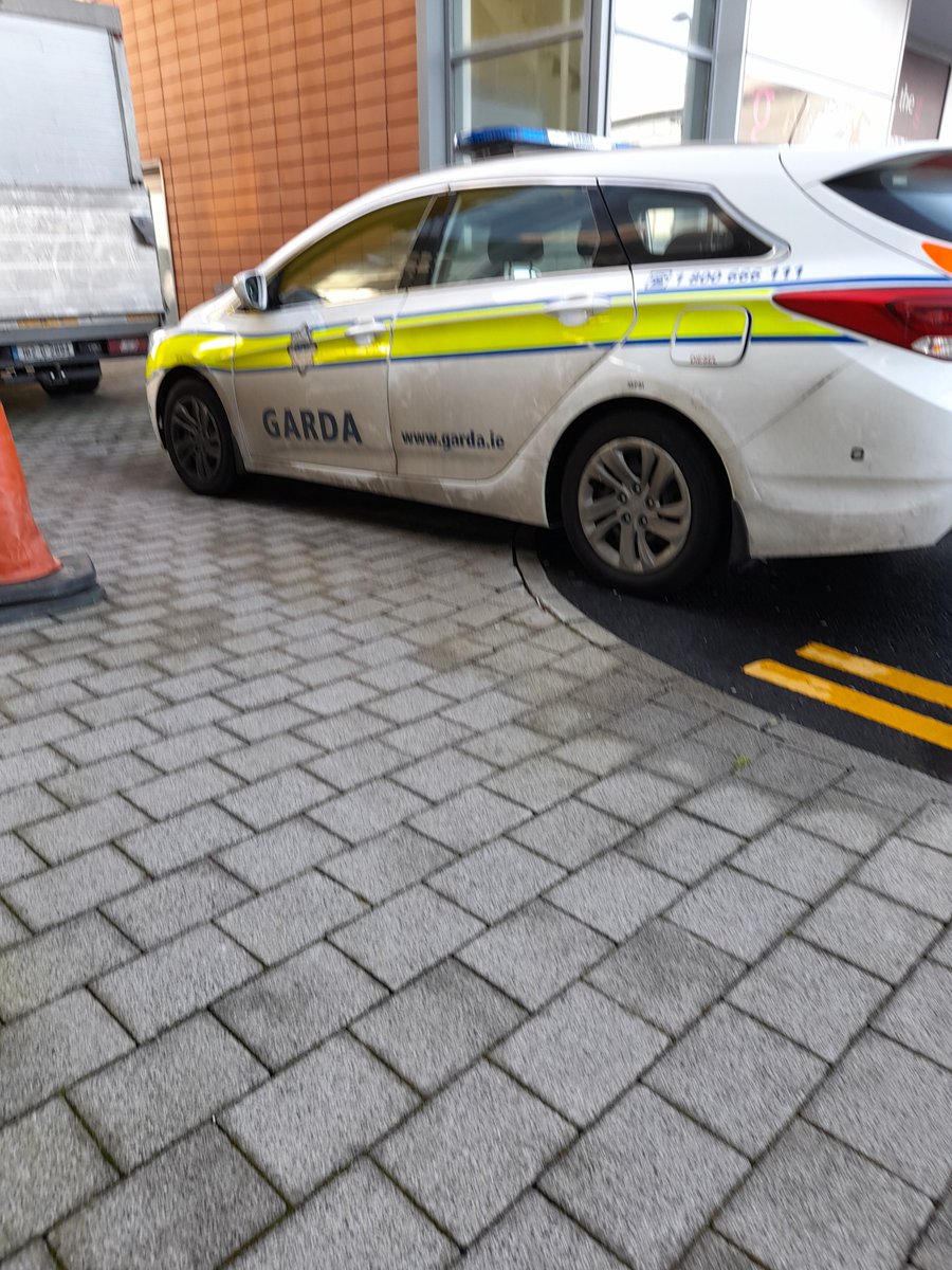Even <a href="/gardainfo/">Garda Info</a> <a href="/GardaTraffic/">An Garda Síochána</a> don't care about maintaining footpath access