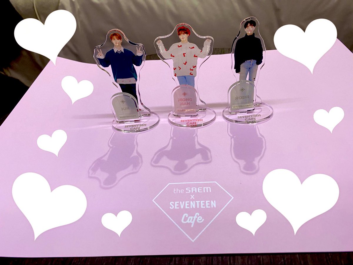 miii__wan's tweet photo. ザセムカフェ〜〜!!
デザートも美味しくてセブチに囲まれて幸せな空��🍰💗🧁シートに映るアクスタ影も可愛いことになって撮影会📷💗
#theSAEM_SEVENTEEN
#poster_performance 1207.. https://t.co/dDd7pnXoqA