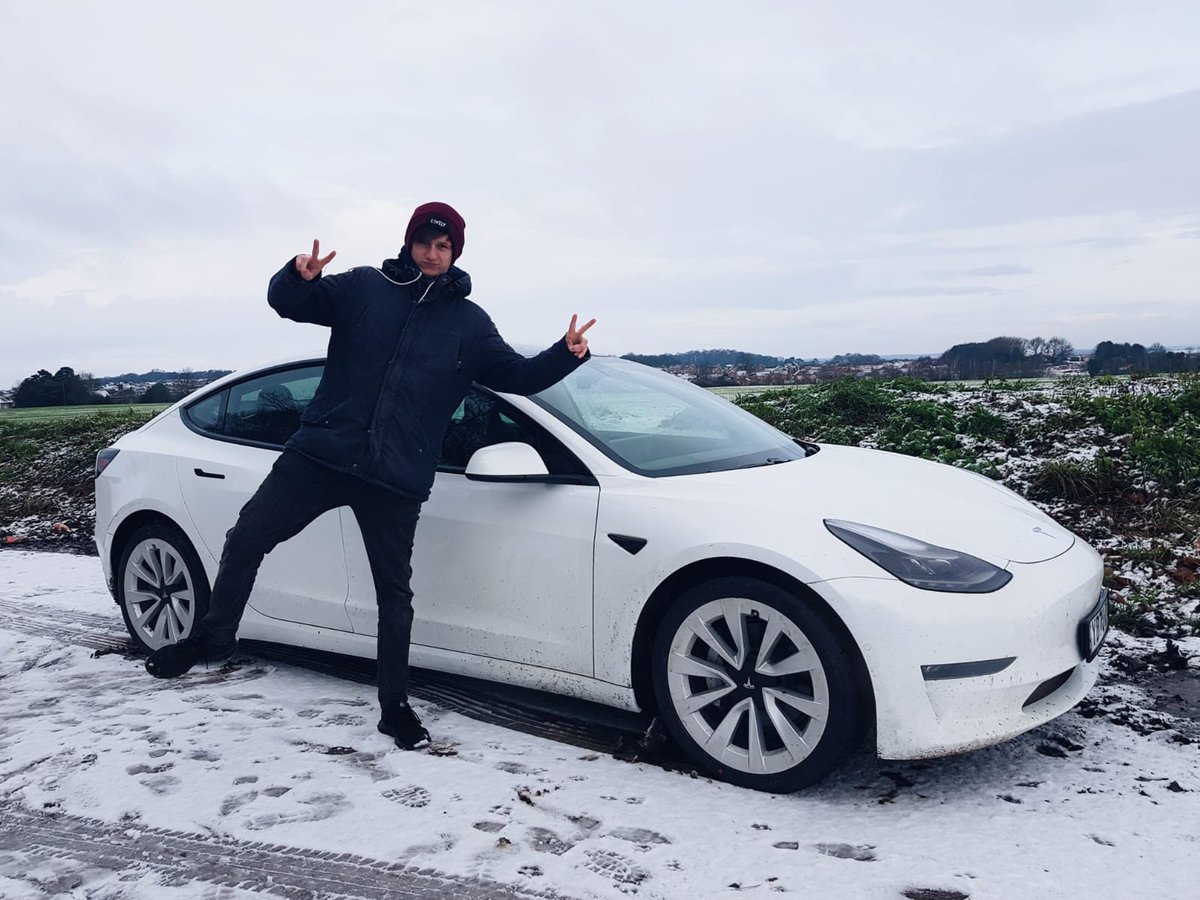 JackMasseyWelsh's tweet photo. Swapped my model 3 for a model 3! https://t.co/EaYehijRzT