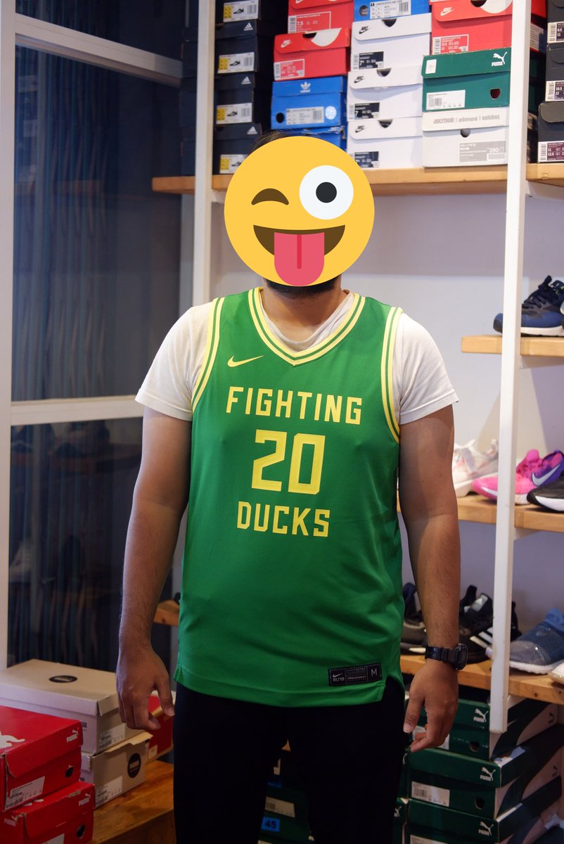 #jersey4sale
#jerseybasket

Nike Oregon Fighting Ducks Sabrina Ionescu 
Used - Excellent Condition 
Size : M (75 x 58 cm)
Rp 299.000

1st Draft WNBA to New York Liberty 

What app: 087775650004 https://t.co/tLY2CYRhUX