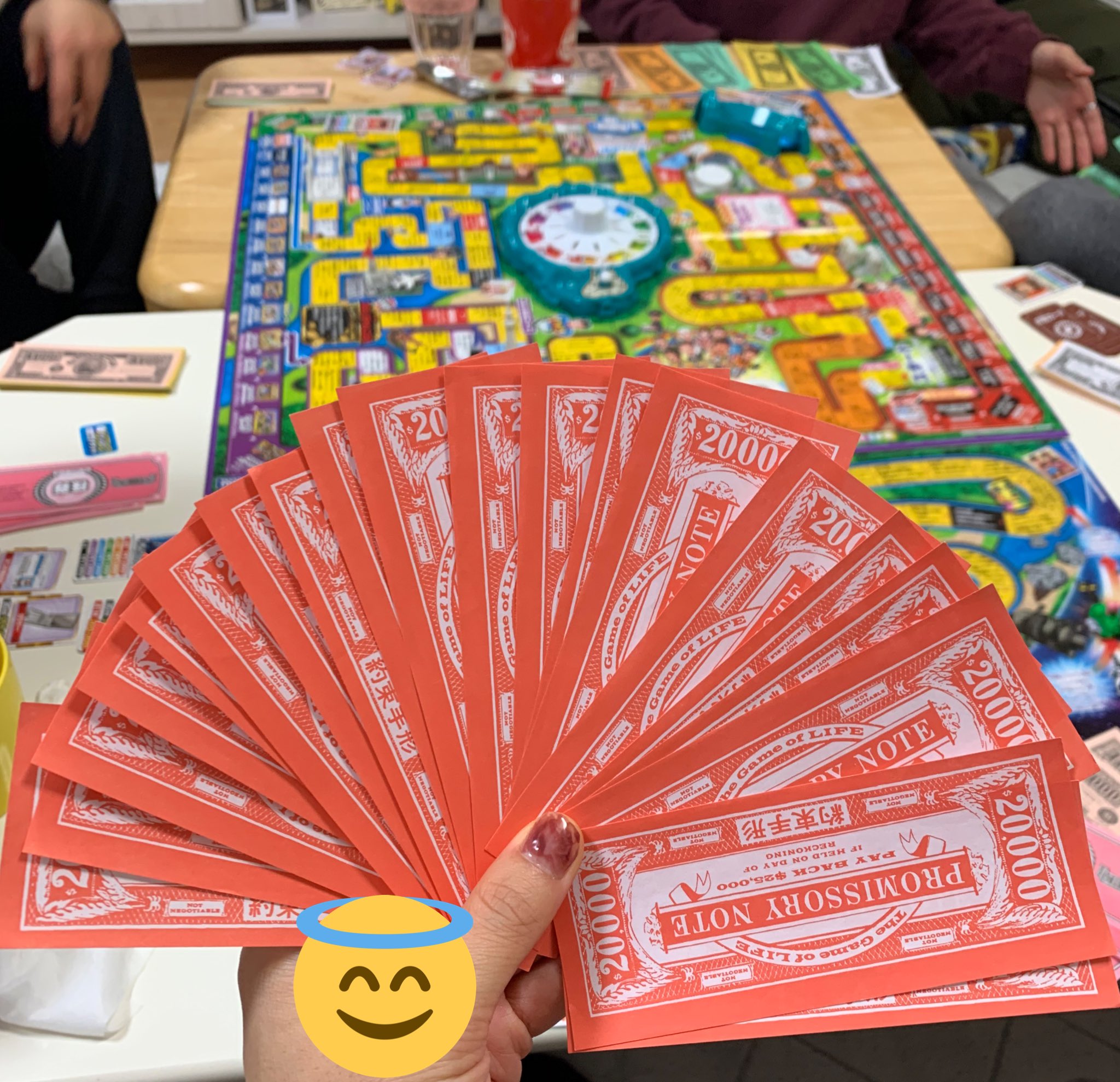 تويتر 平野 麻美 على تويتر 人生ゲーム納め 30万以上返済したあとにこれ 無理すぎ 最後まで借金返せないとかある T Co 6ikgqtlxru