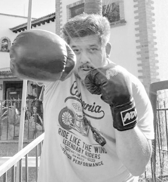 JuanLuisMontero's tweet photo. 👊🏻Increíble, retomar una de mis pasiones, #ElBox, ahora con mi Firusa.
Vamos a pegarle un rato; con todo menos con miedo y a contar cuando duela. https://t.co/2E3DS35Bl4