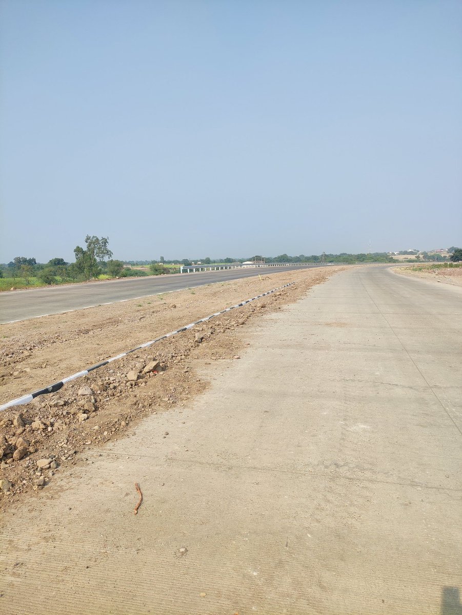 Vitthal84's tweet image. #NH166 Ratnagiri-Nagpur Highway..

Borgaon-Watambare section near Junoni..

Company Dilip buildcon 
#Infraprojects