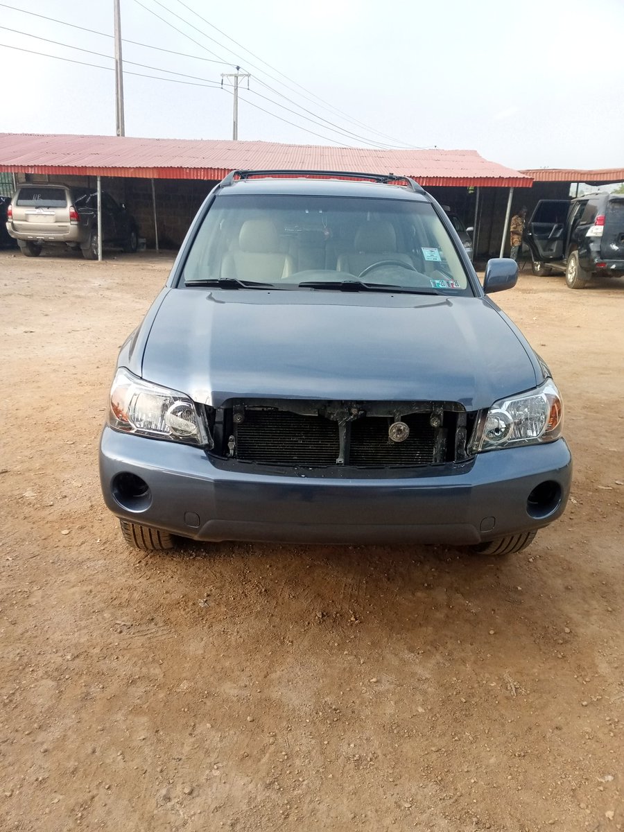 After doing some mechanical works like changing the shock absorbers, lower arms with Bushings, Linkages, tie-rod heads and sockets, the AC system, a full servicing, just to mention a few, we got to this stage...