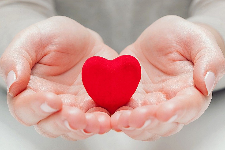 It’s getting harder and harder to find your one true love these days. There are so many fraud people over the Internet and it’s difficult to trust people. When you finally found the one, it’s pretty normal to just express your love all the time.