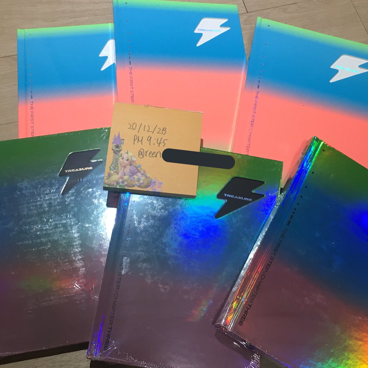 vminyss's tweet photo. #VMXPROOF
These are the albums that I successfully claim from kseller^^
Only Golden child take a leap and treasure Chapter 3 have extra ~
Lmao sorry have to censor my animetwt username ๐
https://t.co/VaVij0yHZv