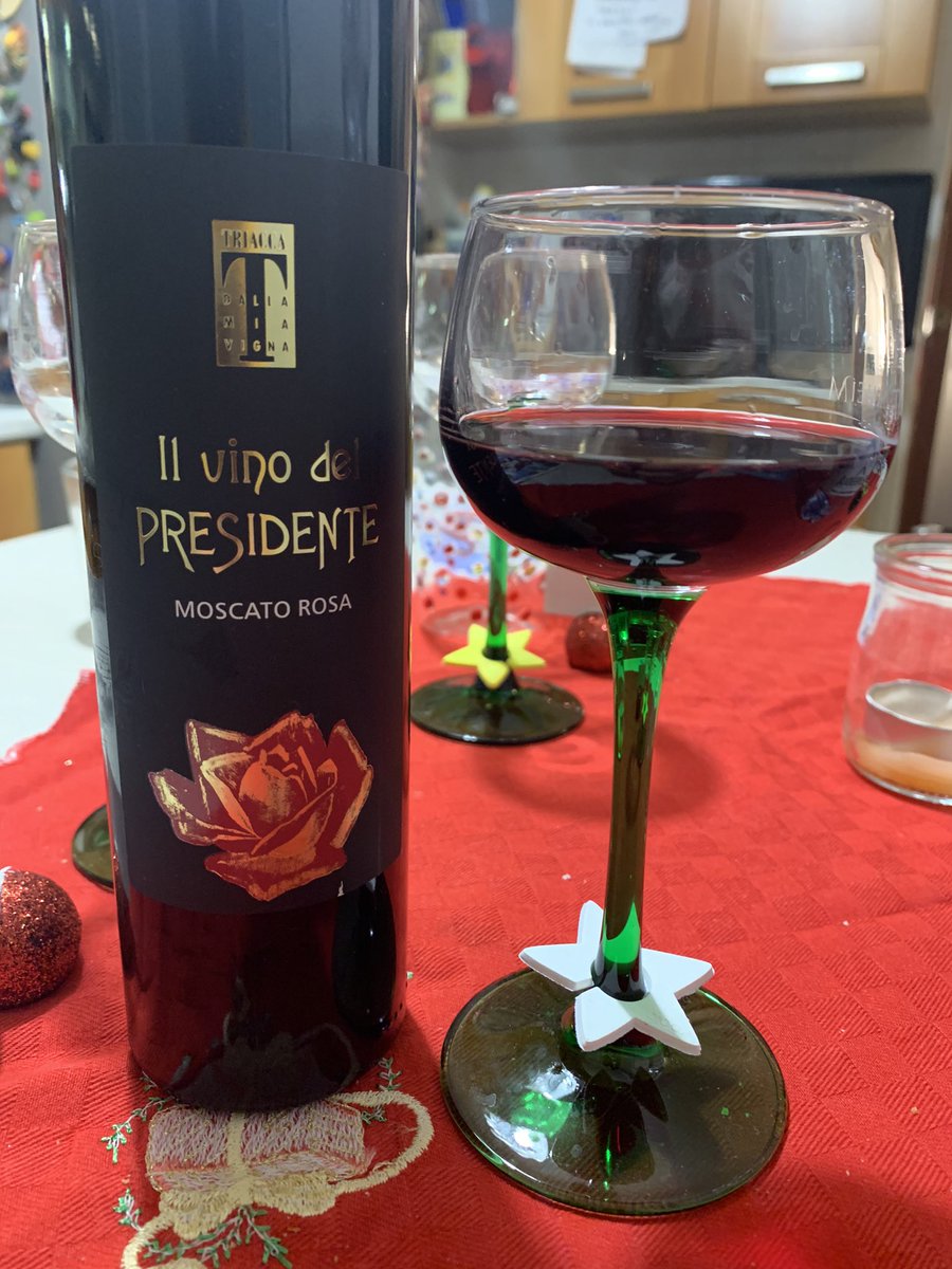 missaglia_sara's tweet photo. Alpi Retiche Igt Il vino del Presidente 2018 @vinitriacca. Dalla Tenuta La Gatta un passito delle Alpi con un bouquet intrigante: rosa canina, ciliegia sotto spirito, erbe aromatiche e scorze d’arancia candita, legni profumati, incenso e sandalo.
.
#triacca #wineoneway #WoW https://t.co/olCIFRkzjH