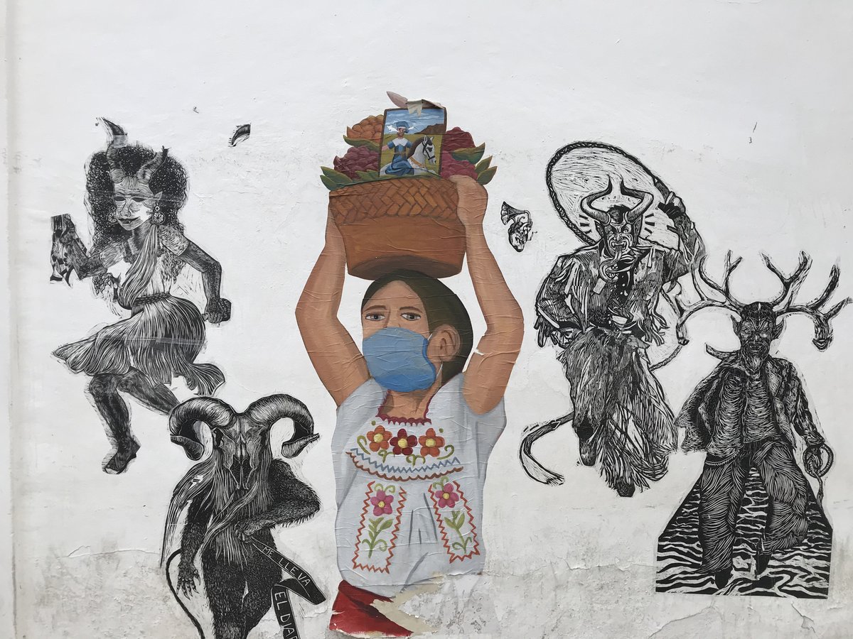 jonblackbot's tweet photo. La ciudad que se manifiesta artísticamente con mayor contundencia y claridad es Oaxaca. Caminar por sus calles te puede dar un pulso de lo que se está pensando, sintiendo y viviendo. https://t.co/a9qkMHhLF6