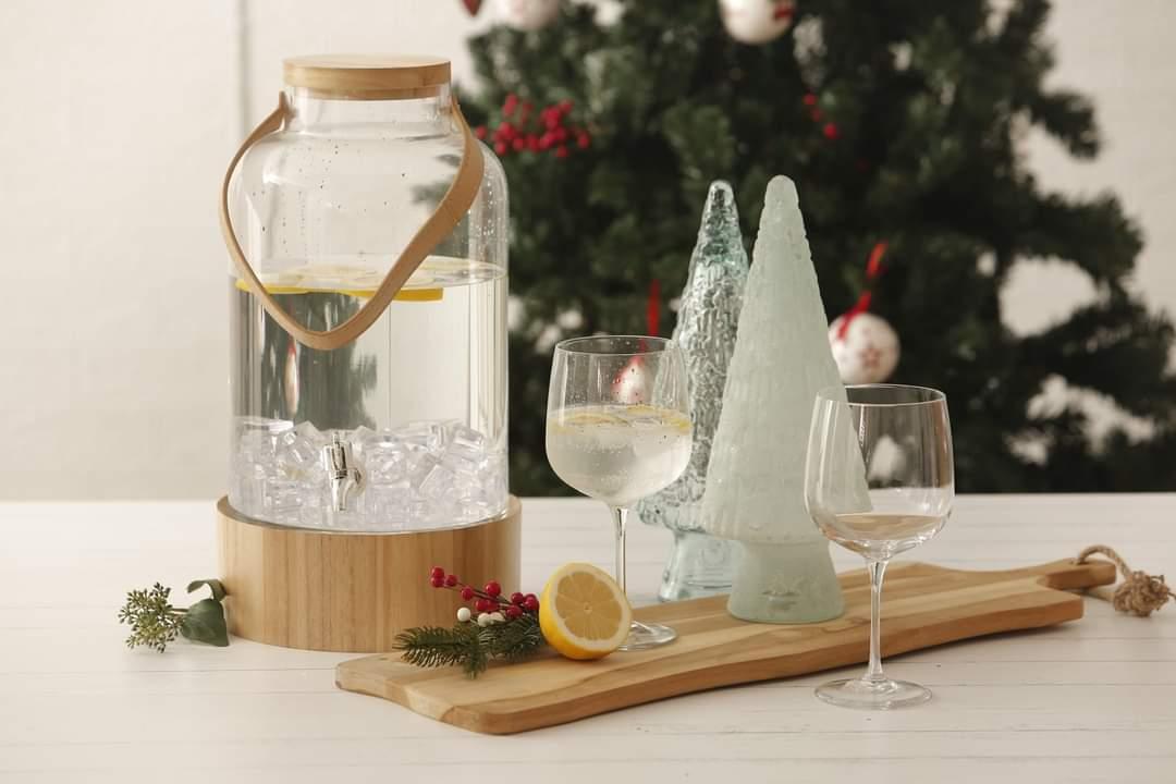 RocasaCanarias's tweet photo. Sobremesas que se alargan porque nos encanta compartir.

#navidad
#Navihogar
#navidad2020
#NavidadRocasa
#christmas
#xmas
#christmastime
#regalos
#regalodereyes https://t.co/Whg4UcNbxV