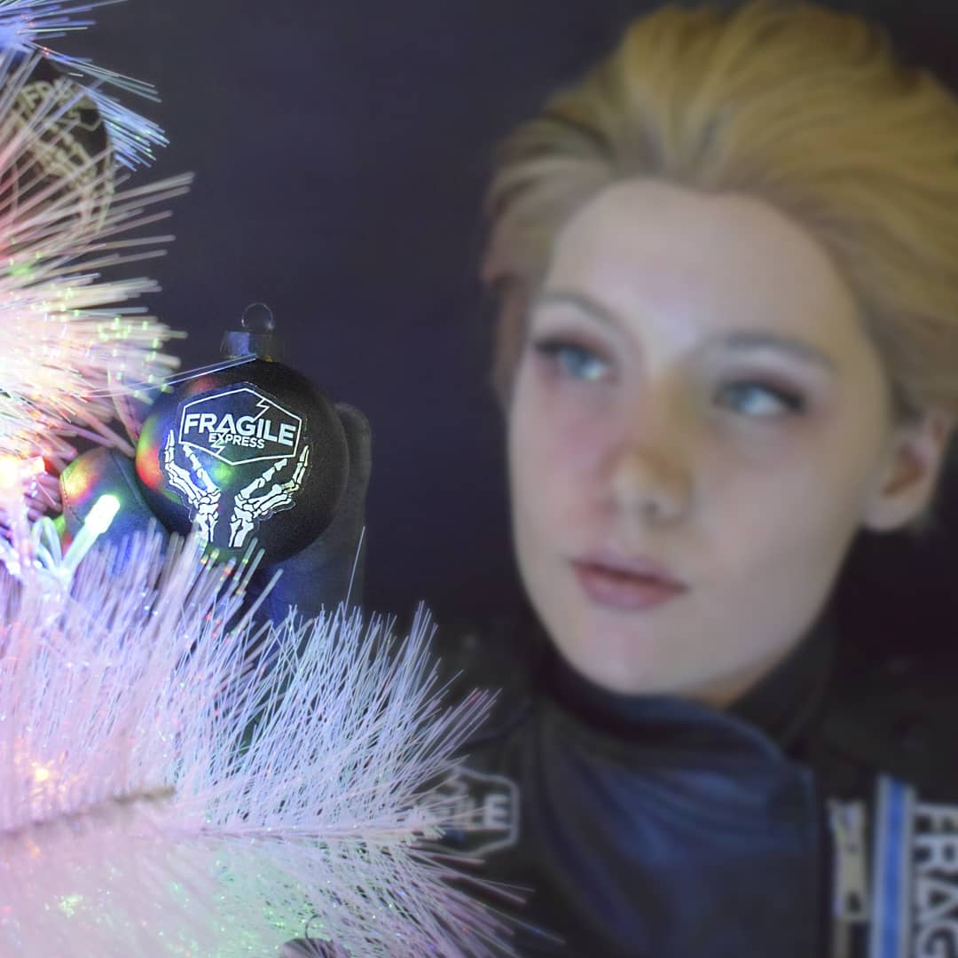 AngelinaZelda's tweet image. 🌲 Fragile Express Christmas (part 2/2) 🎄
@505_Games @HIDEO_KOJIMA_EN @KaoticSnake @Kojima_Hideo @KojiPro2015 @Kaizerkunkun @darrenjcbs @teejaye84 @KojiPro2015_EN #fragileexpress #fragilecosplay #deathstranding #fragile #cosplay #2021NewYear