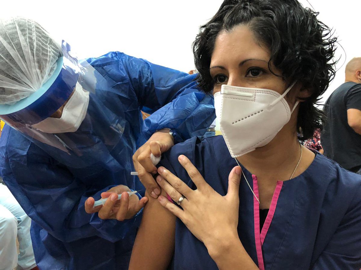 herrerayflia's tweet photo. Iniciamos en Misiones la campaña de vacunación contra el COVID 19. El operativo se realiza con total normalidad en todos los centros de vacunación establecidos, la adhesión de la población objetivo supera el 96% en el RRHH de Salud. @gobmisiones https://t.co/bIfxAQQr2P