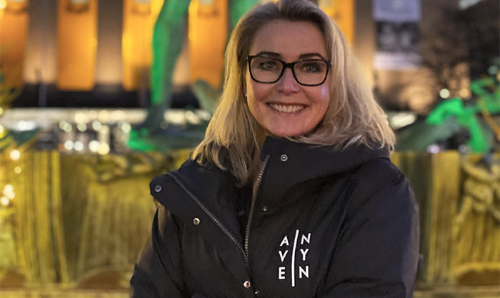 avenyn_gbg's tweet photo. MÅNADENS AVENYPROFIL - DECEMBER
Carina Hallgren är medlemsansvarig på Avenyföreningen.
Är du nyfiken på shoppingen i Avenyområdet?
Carina vet allt!…
#månadensavenyprofil #avenyn #shoppingqueen https://t.co/05w9YicVa7 https://t.co/5Y2ayhEjwO