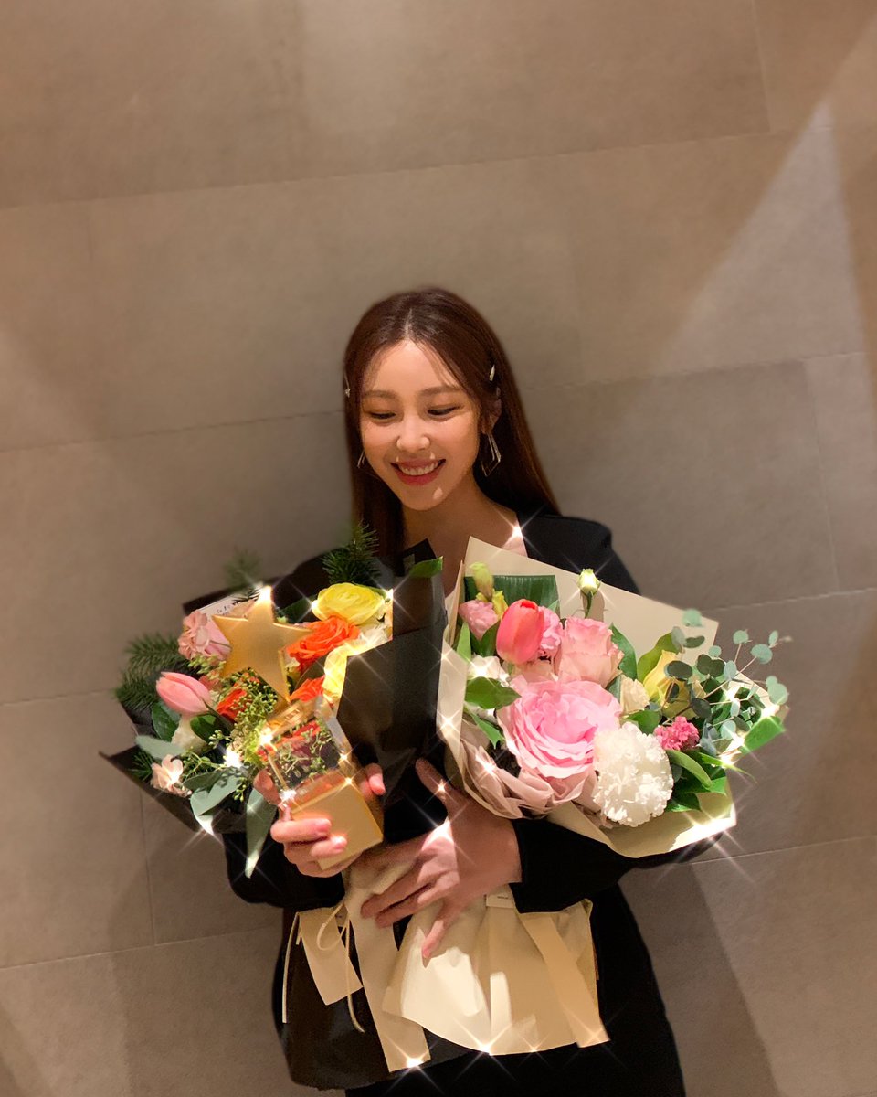superstar_jhs's tweet photo. #2020MBC방송연예대상 🏆 #라디오신인상 #횻디 ❤️ #전효성의꿈꾸는라디오 
우리 소중하고 감사한 #꿈꾸라 제작진분들, #꿈트리 여러분 덕분에 제가 무려 #신인상 을! 받았어요! 😭 너무 감사합니다. https://t.co/DnKA06yzJa