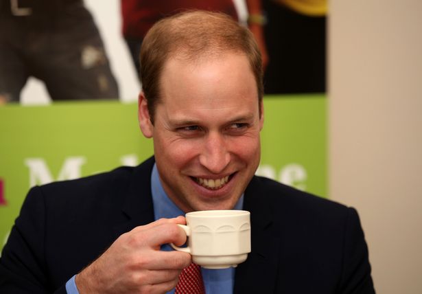 カップのハンドル 指で摘まむか 指を入れるか Togetter