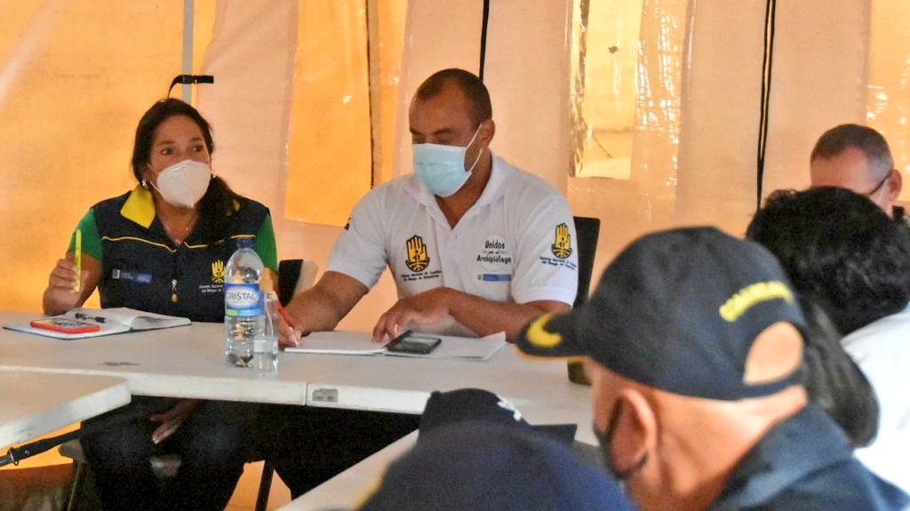 UNGRD's tweet photo. #AEstaHora | En #Providencia en cabeza de @gerenciasai y en articulación con @UNGRD, @Minvivienda, alcaldía y entidades del #SNGRD se desarrolla Puesto de Mando Unificado (PMU), para coordinar las próximas acciones del proceso de reconstrucción de la isla. https://t.co/yr92UzgmSd