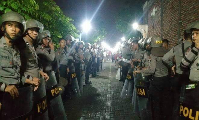 Semarang, 13 April 2017....
Ini utas singkatku kala mjd simpatisan FPI...
#MasyarakatSetujuFPIBubar 
<a href="/__MV_llestari__/">Nita</a> <a href="/MurtadhaOne1/">ꦩꦸꦂꦠꦝ</a> <a href="/AnakKolong_/">Anak Kolong™|</a> <a href="/FerdinandHaean3/">Ferdinand Hutahaean</a> <a href="/YRadianto/">Aki Tulalit</a>